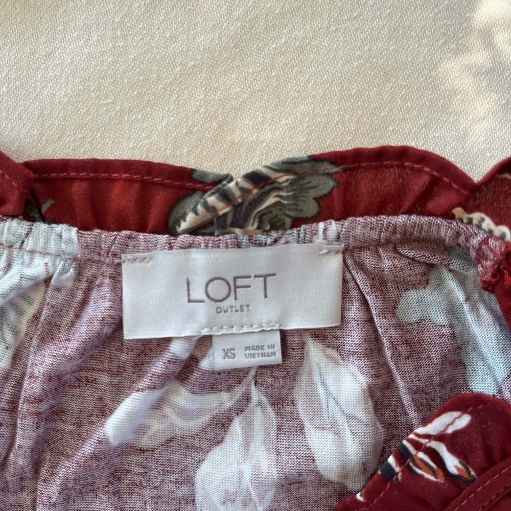 LOFT Red Floral Blouse - Picture 2 of 5
